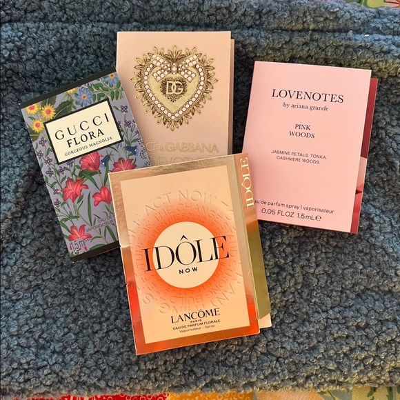 Ulta Blue Cosmetic Bag with Samples New - Picture 6 of 8